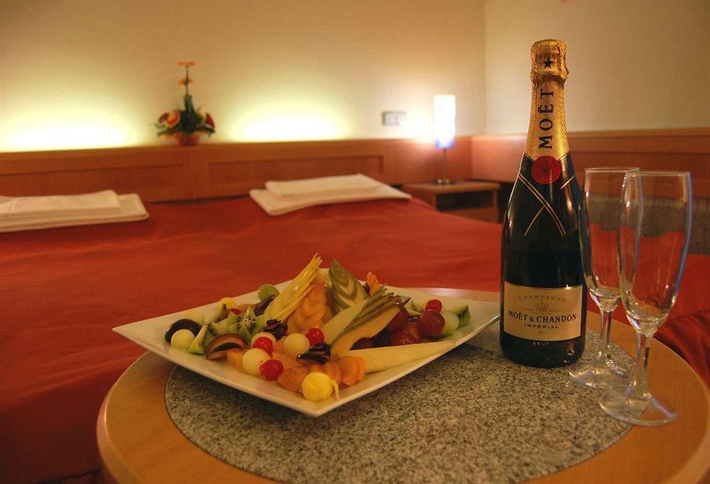 Hotel Maria ออสตราวา ภายนอก รูปภาพ