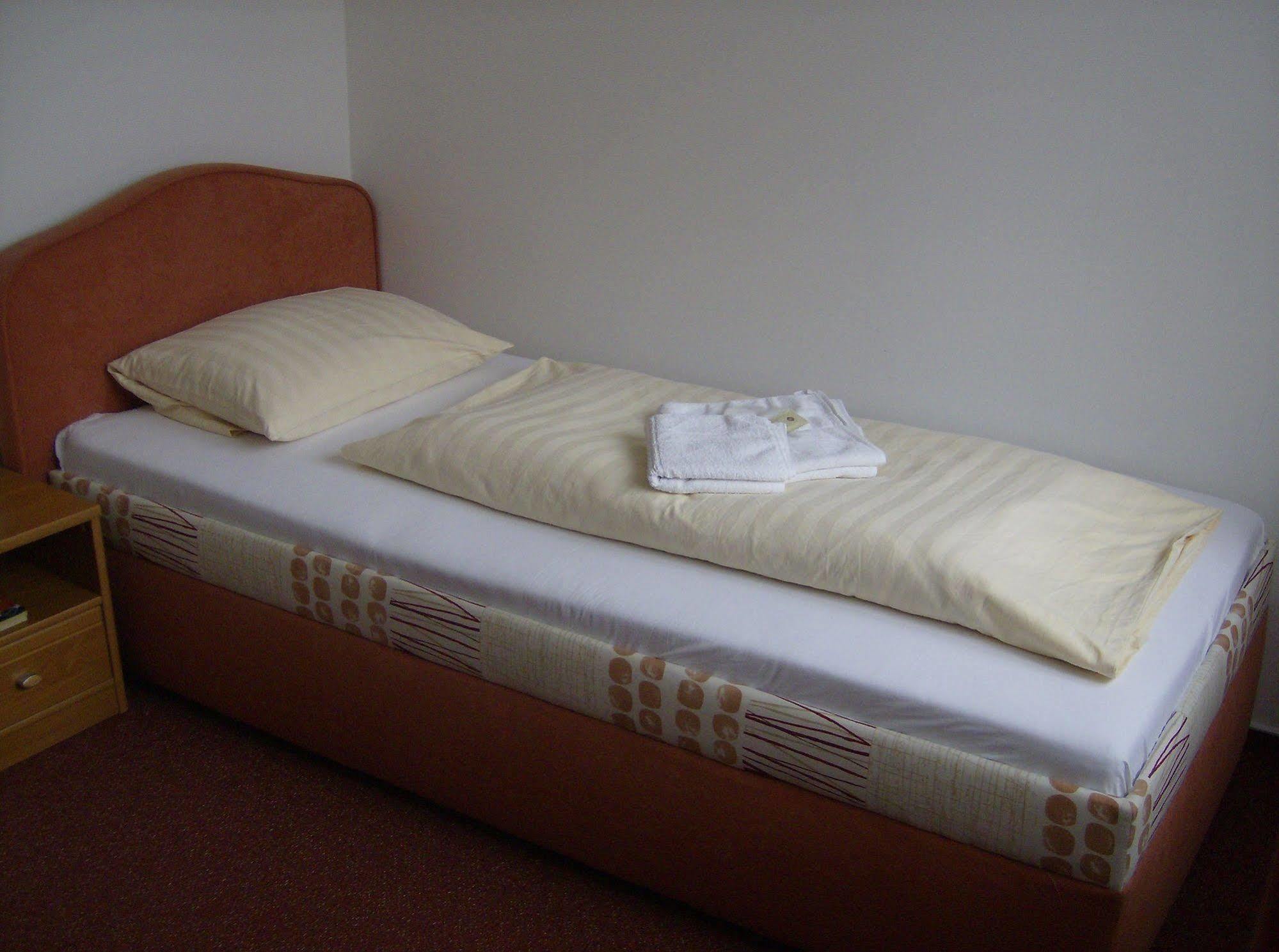 Hotel Maria ออสตราวา ภายนอก รูปภาพ