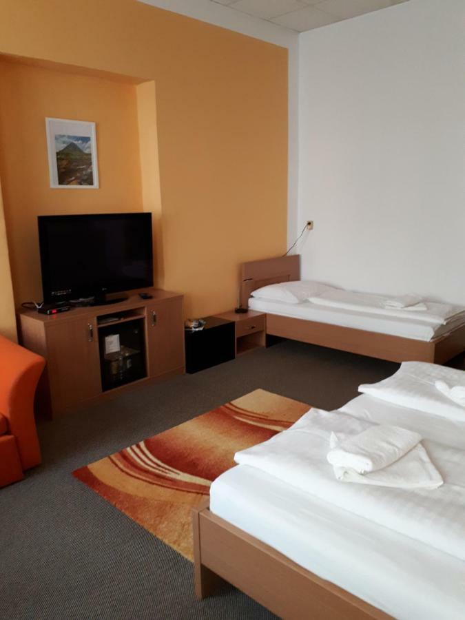 Hotel Maria ออสตราวา ภายนอก รูปภาพ